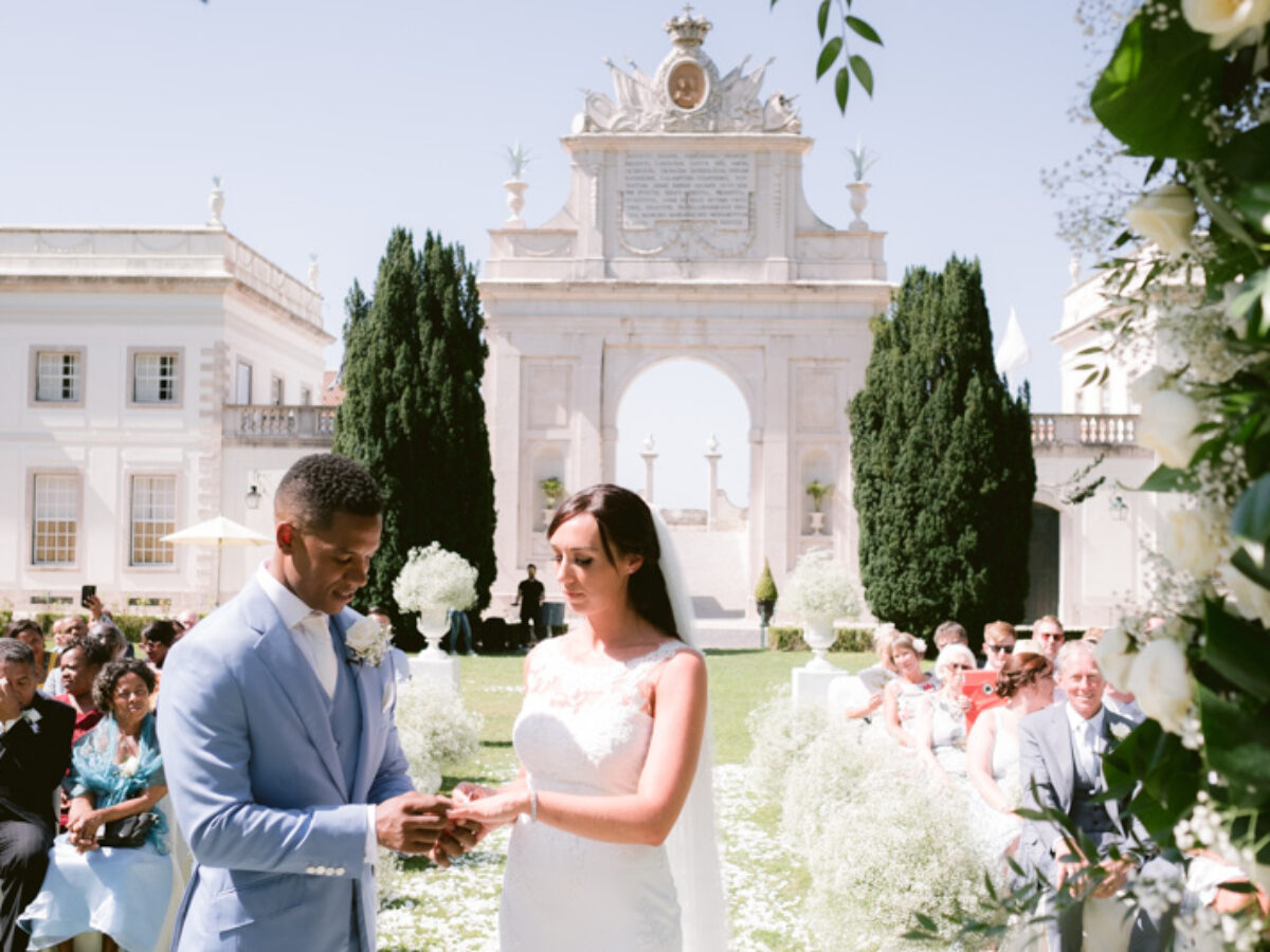 Hotel Wedding vs. Wedding Venue | Boris the Cat, image size:1200x900